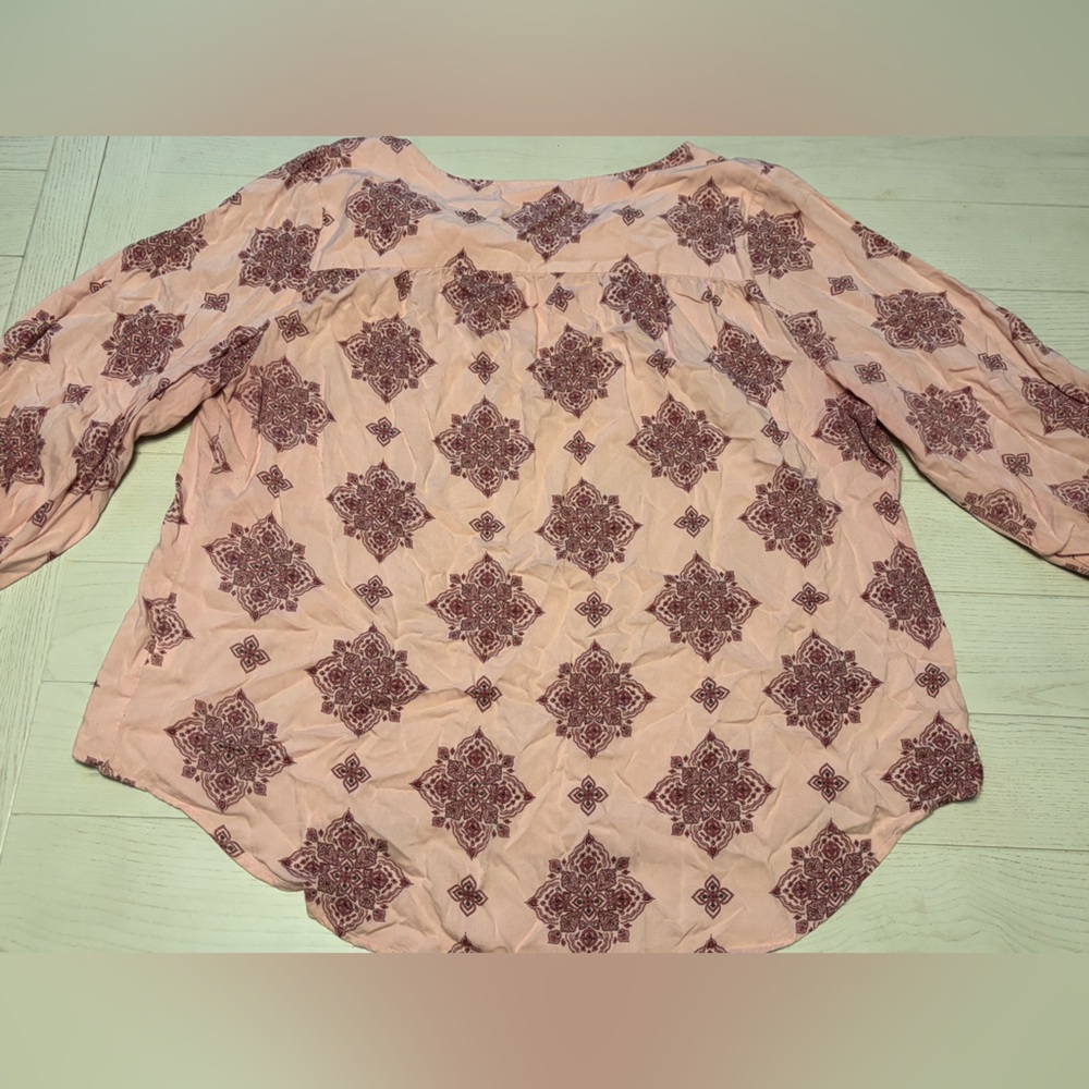 EVRI size 1X blouse dusty rose/burgundy print - Picture 2 of 5